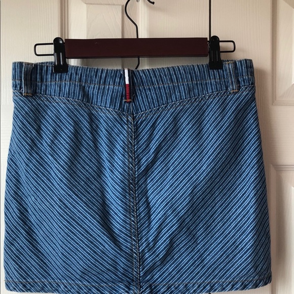 Retro Tommy Hilfiger denim skirt. SIZE 5 - Picture 7 of 7